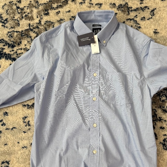 TWO GAP Button Down Dress Shirts - Picture 14 of 16